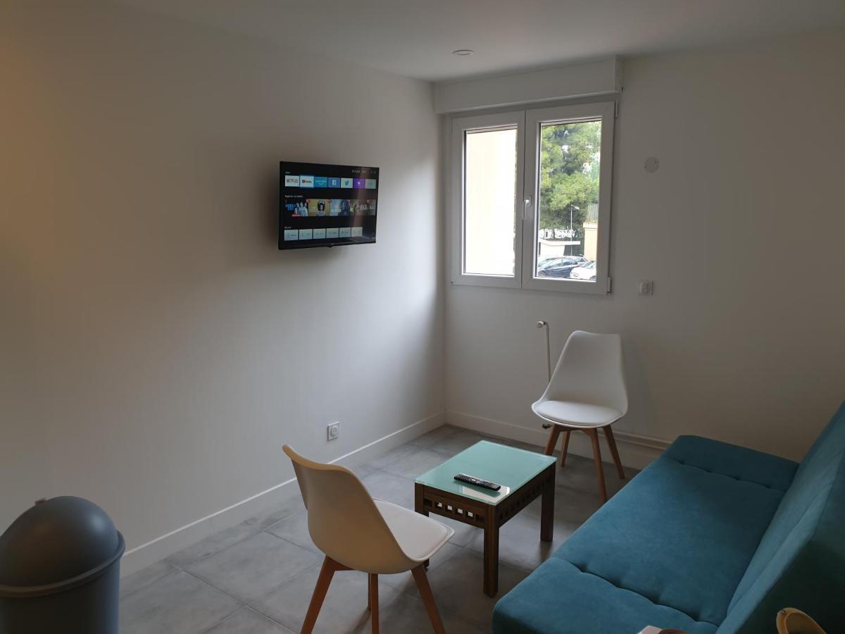 Appartements Renove 2023 Proche Aeroport 5Min, Gare Sncf 2 Min, Tramway Au Pied De L'Immeuble , Parking Possible, Renovated Apartments 2023 Near The Airport 5 Min, Train Station 2 Min, Tram Next To The Building 1 Min, Parking Possible Nizza Esterno foto