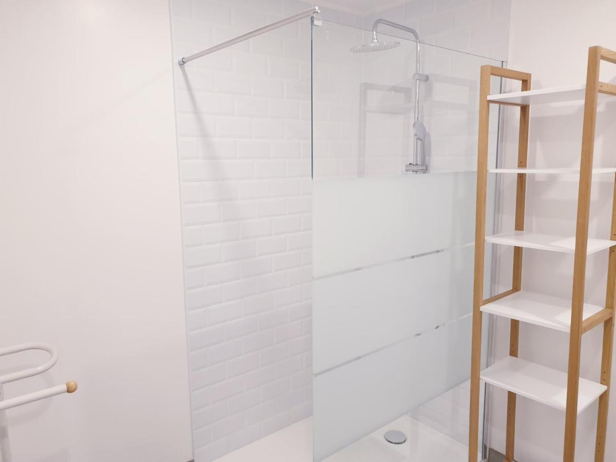 Appartements Renove 2023 Proche Aeroport 5Min, Gare Sncf 2 Min, Tramway Au Pied De L'Immeuble , Parking Possible, Renovated Apartments 2023 Near The Airport 5 Min, Train Station 2 Min, Tram Next To The Building 1 Min, Parking Possible Nizza Esterno foto