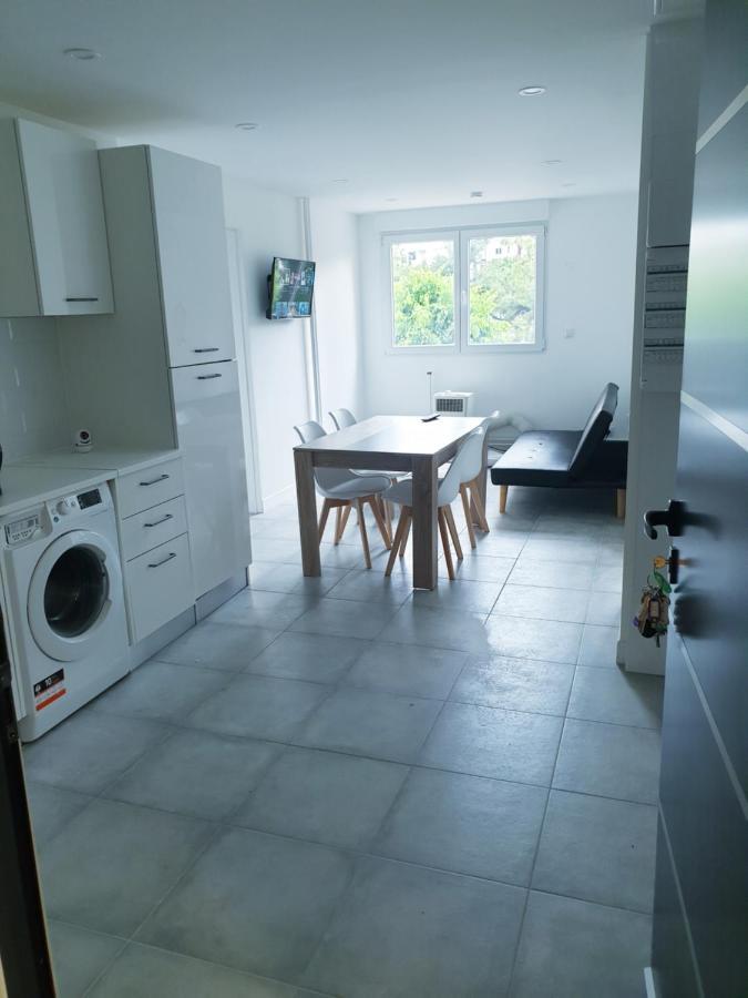 Appartements Renove 2023 Proche Aeroport 5Min, Gare Sncf 2 Min, Tramway Au Pied De L'Immeuble , Parking Possible, Renovated Apartments 2023 Near The Airport 5 Min, Train Station 2 Min, Tram Next To The Building 1 Min, Parking Possible Nizza Esterno foto