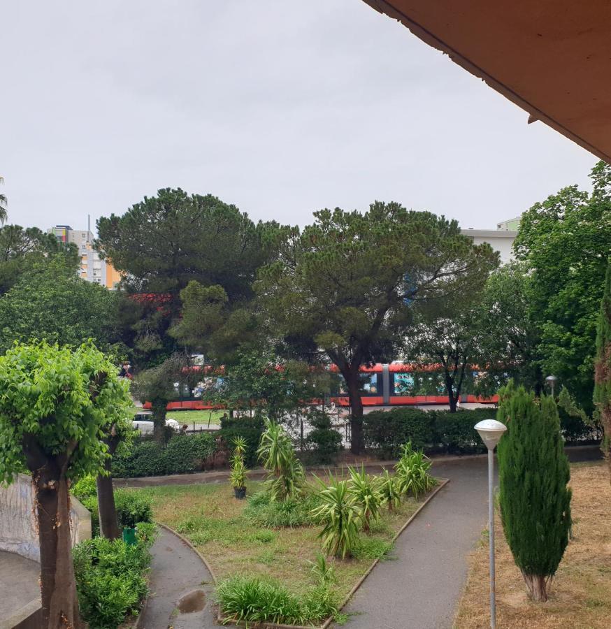 Appartements Renove 2023 Proche Aeroport 5Min, Gare Sncf 2 Min, Tramway Au Pied De L'Immeuble , Parking Possible, Renovated Apartments 2023 Near The Airport 5 Min, Train Station 2 Min, Tram Next To The Building 1 Min, Parking Possible Nizza Esterno foto
