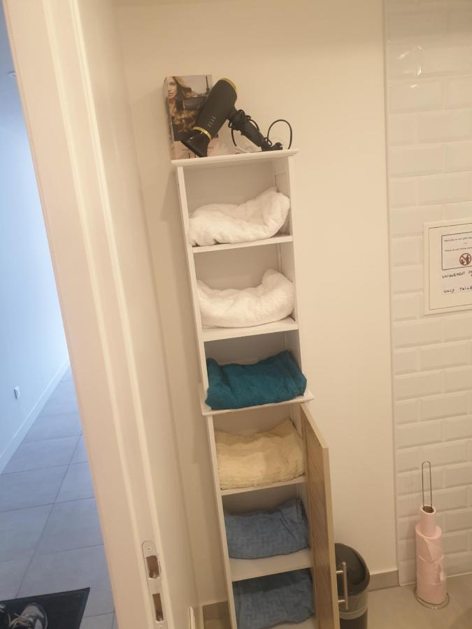 Appartements Renove 2023 Proche Aeroport 5Min, Gare Sncf 2 Min, Tramway Au Pied De L'Immeuble , Parking Possible, Renovated Apartments 2023 Near The Airport 5 Min, Train Station 2 Min, Tram Next To The Building 1 Min, Parking Possible Nizza Esterno foto
