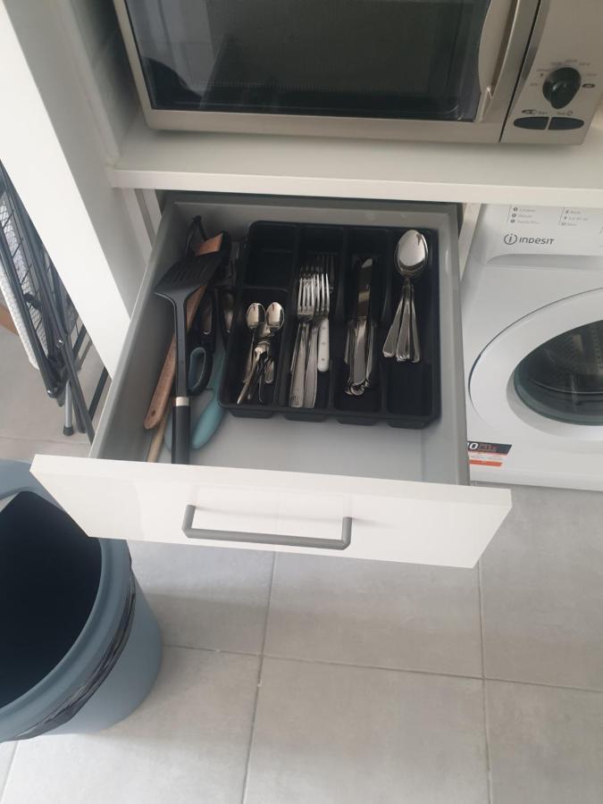 Appartements Renove 2023 Proche Aeroport 5Min, Gare Sncf 2 Min, Tramway Au Pied De L'Immeuble , Parking Possible, Renovated Apartments 2023 Near The Airport 5 Min, Train Station 2 Min, Tram Next To The Building 1 Min, Parking Possible Nizza Esterno foto