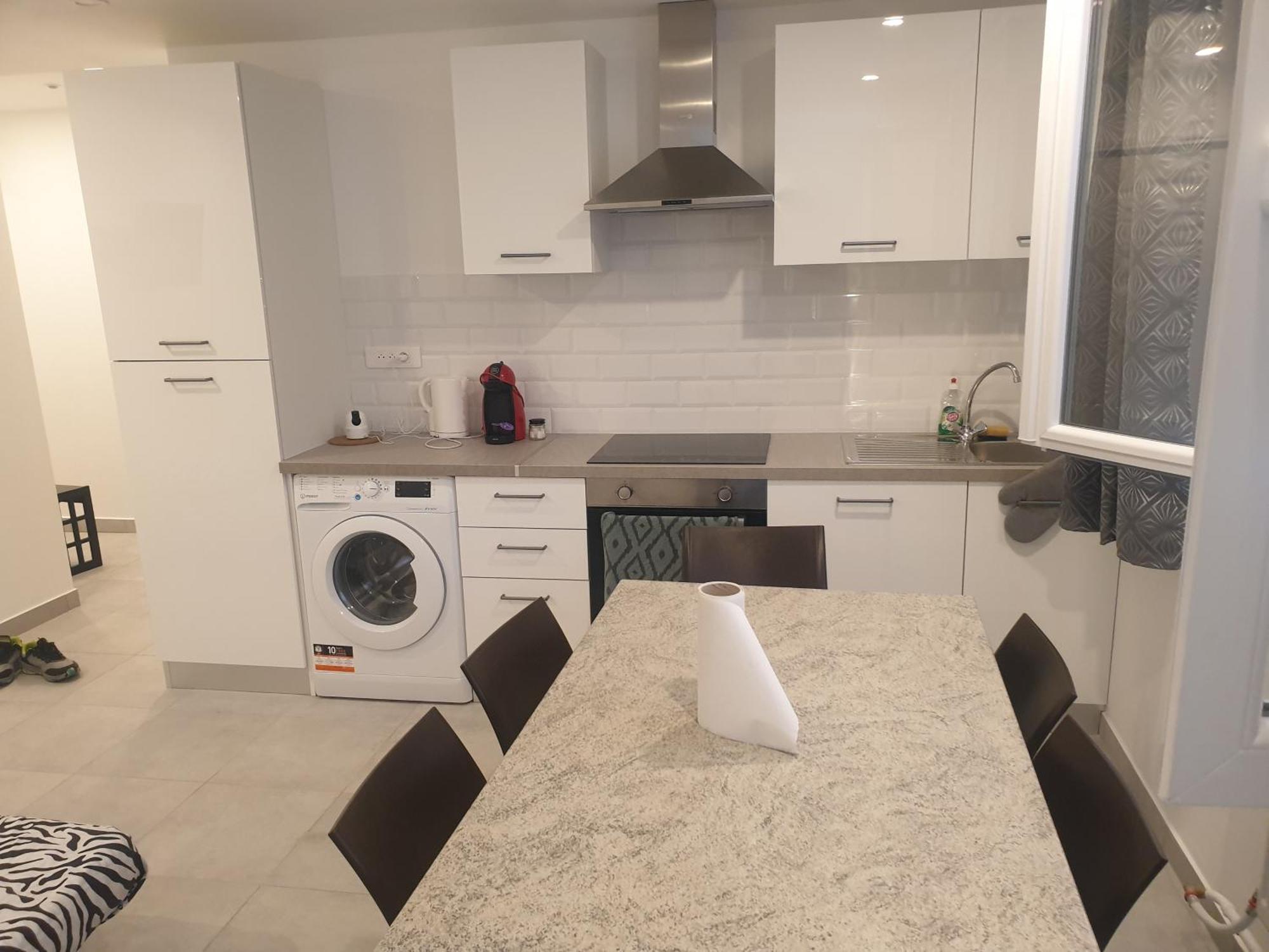 Appartements Renove 2023 Proche Aeroport 5Min, Gare Sncf 2 Min, Tramway Au Pied De L'Immeuble , Parking Possible, Renovated Apartments 2023 Near The Airport 5 Min, Train Station 2 Min, Tram Next To The Building 1 Min, Parking Possible Nizza Camera foto