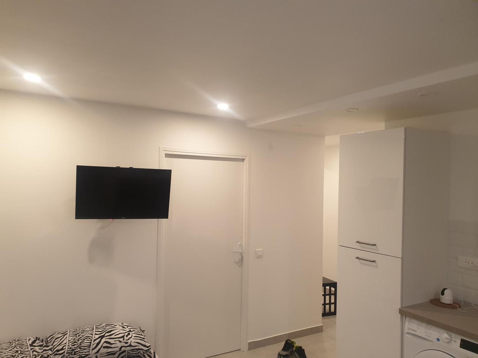 Appartements Renove 2023 Proche Aeroport 5Min, Gare Sncf 2 Min, Tramway Au Pied De L'Immeuble , Parking Possible, Renovated Apartments 2023 Near The Airport 5 Min, Train Station 2 Min, Tram Next To The Building 1 Min, Parking Possible Nizza Camera foto
